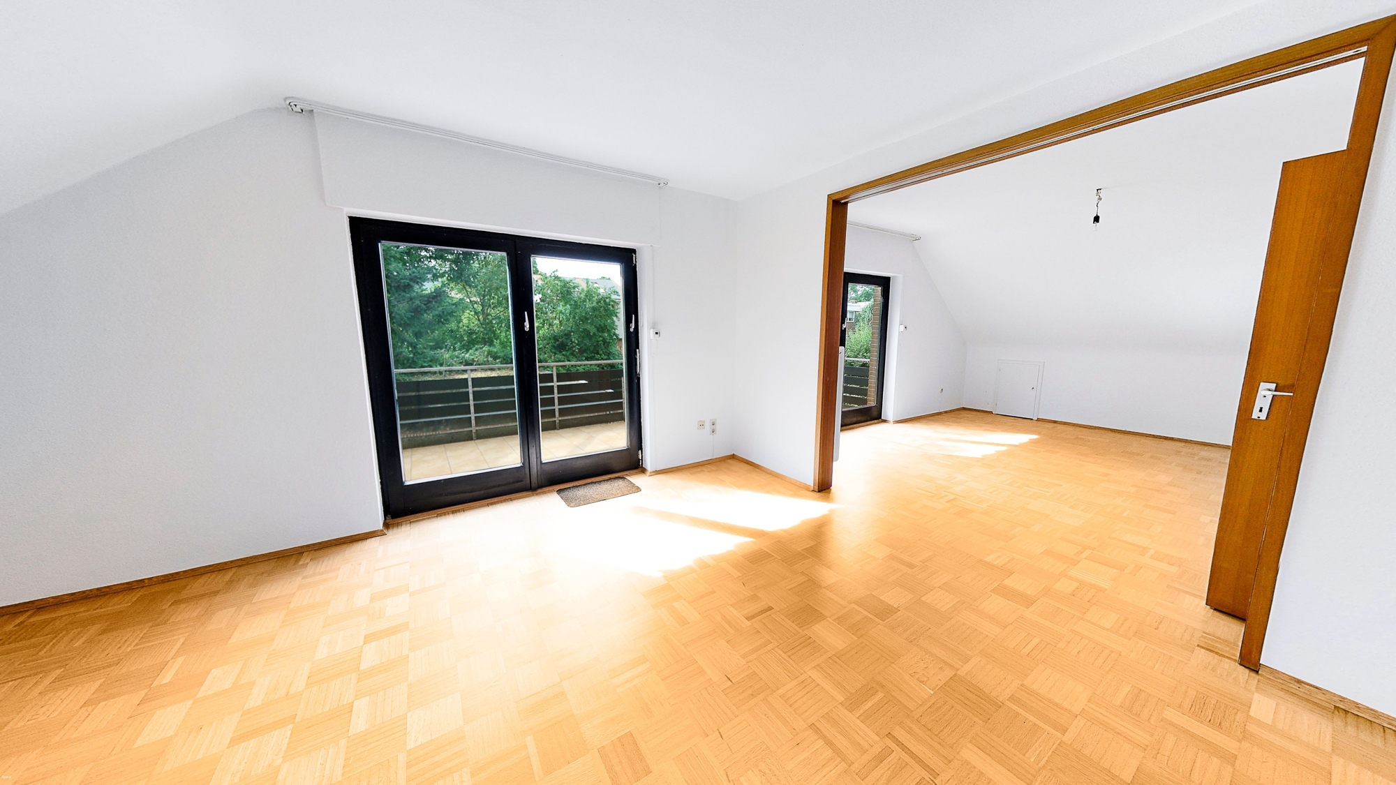 Dach über Kopf verliebt., 34130 Kassel, Dachgeschosswohnung
