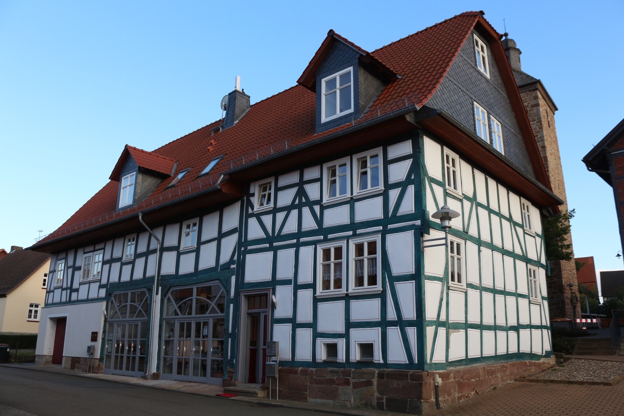 PROVISIONSFREI: Ein Unikat für Eigennutzer und Kapitalanleger – Fachwerkhaus mit historischer Seele, 34466 Wolfhagen / Istha, Mehrfamilienhaus